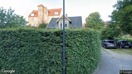 Lejligheder til salg i Charlottenlund - Foto fra Google Street View