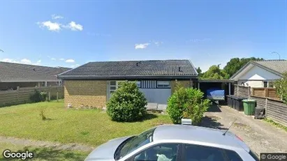 Lejligheder til salg i Solrød Strand - Foto fra Google Street View Lejligheder til salg i Solrød Strand - Foto fra Google Street View