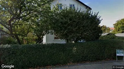 Lejligheder til salg i Charlottenlund - Foto fra Google Street View