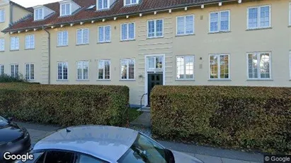 Lejligheder til salg i Charlottenlund - Foto fra Google Street View
